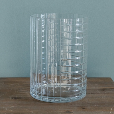 <p>Pair of cylindrical crystal vases.<br>
Also ideal as a sparkle effect candle holder.<br>
H=25cm D=18cm<br>
H=19cm D=14cm</p> - Floralia